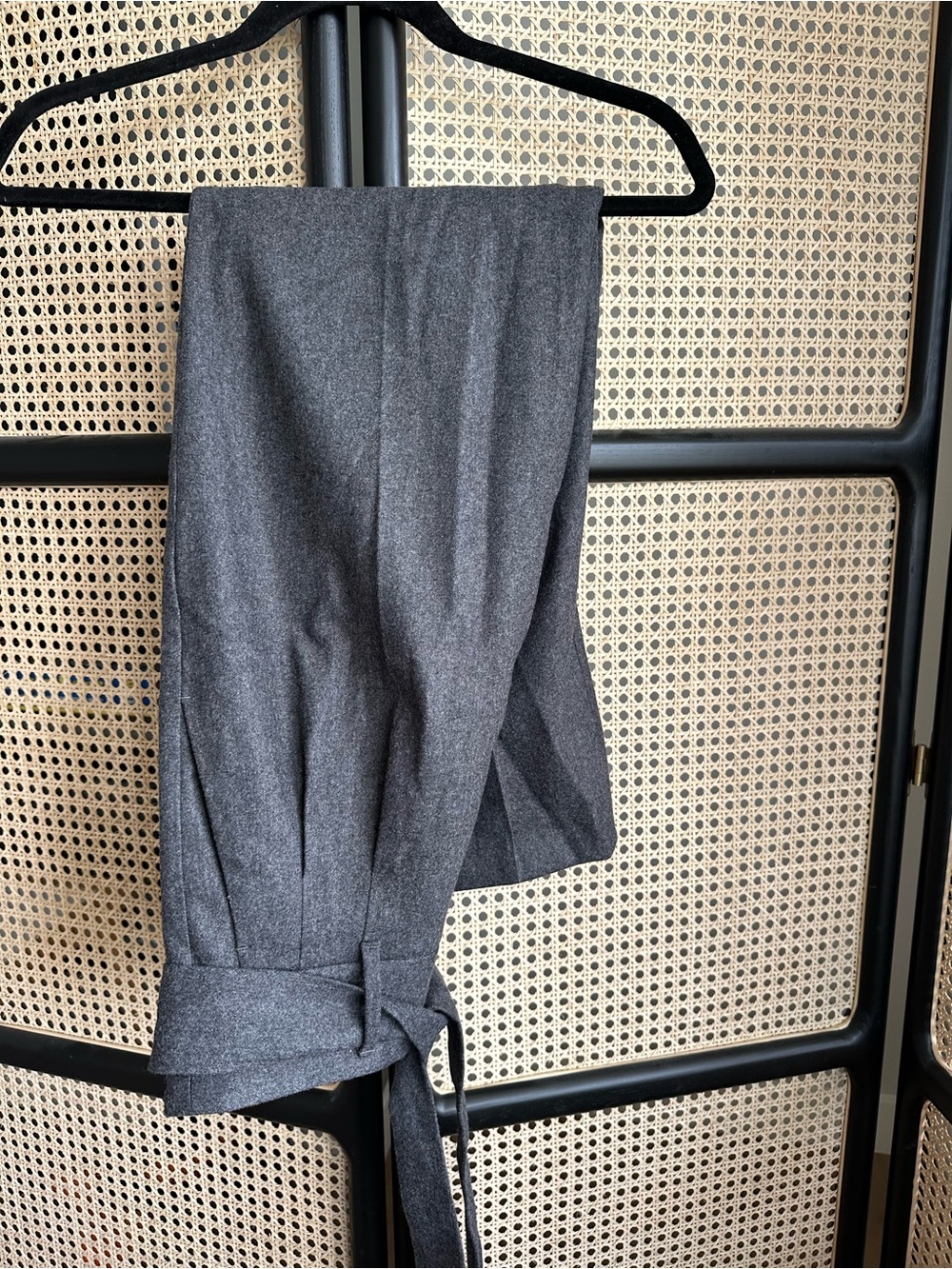 Aritzia Wilfred Gia Pant – Heather Dark Grey – Size 4